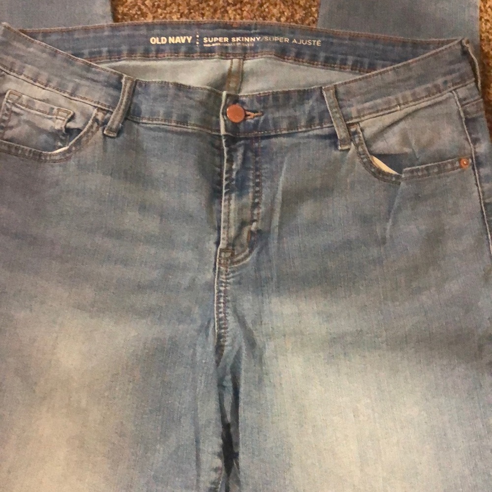 Light wash supper skinny jeans from old navy